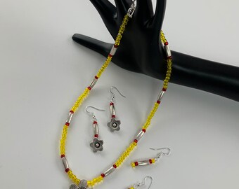 Bright Yellow Bead Silver Flower Pendant Necklace