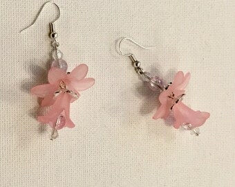 Pretty Pale Pink Flower  Earrings