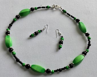 Bright green beaded choker necklace and earrings