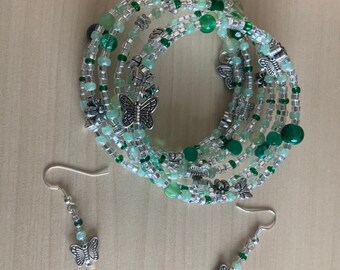 Pretty Green Bead Memory Bracelet  and Earrings