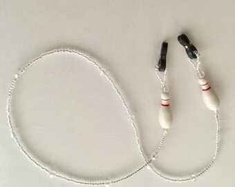 Bowling pin bead spectacle chain