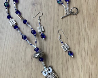 Pretty Owl Pendant Lue Bead Necklace and Earrings