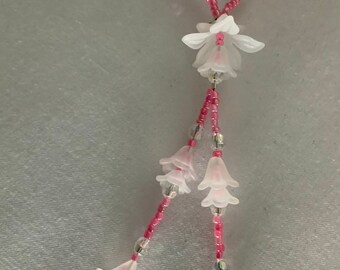 Pretty Pale Pink and White Flower Necklace