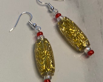 Pretty Gold Dangly Earrings