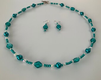 Turquoise Beaded Necklace With Earrings
