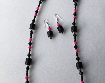 Black and pink beaded necklace and earrings