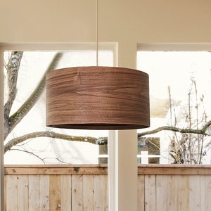 Abat-jour en bois de noyer, suspension en bois de décoration scandinave, lumière de lustre de décoration cottage image 1