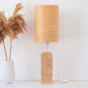 Chic Bedside Lamp for a Farmhouse Vibe, Modern Desk Lamp with a Touch of Rustic Elegance , Ash Wood Tall Table Lamp