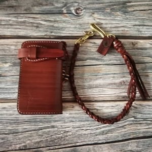 Cartera media y cadena trenzada, Cartera biker de cuero hecha a mano, Color pincel marrón, cuero veg-tan, Regalo artesanal personalizado