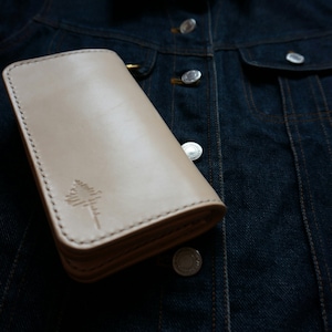 Cartera mediana, billetera plegable hecha a mano en cuero curtido vegetal, regalo artesanal, cuero de grano completo, billetera mediana de cuero de alta calidad
