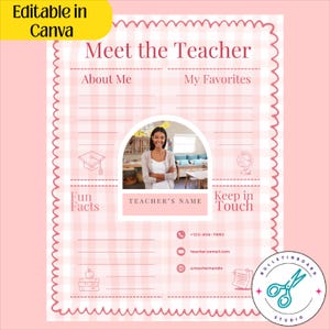 Puede incluir: Plantilla "Meet the Teacher" a cuadros rosas y blancos. La plantilla incluye secciones para "About Me", "My Favorites", "Fun Facts" y "Keep in Touch". El diseño presenta una foto de un profesor y está etiquetado como "Editable in Canva".