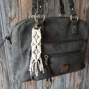 Makramee Schlüsselanhänger Boho, Anhänger mit Quaste, Taschenanhänger Boho, Autozubehör, Mini-Makramee, Boho Autoanhänger, Damen-Accessoires Bild 3