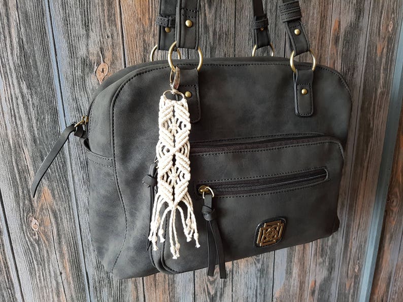 Makramee Schlüsselanhänger Boho, Anhänger mit Quaste, Taschenanhänger Boho, Autozubehör, Mini-Makramee, Boho Autoanhänger, Damen-Accessoires Bild 3