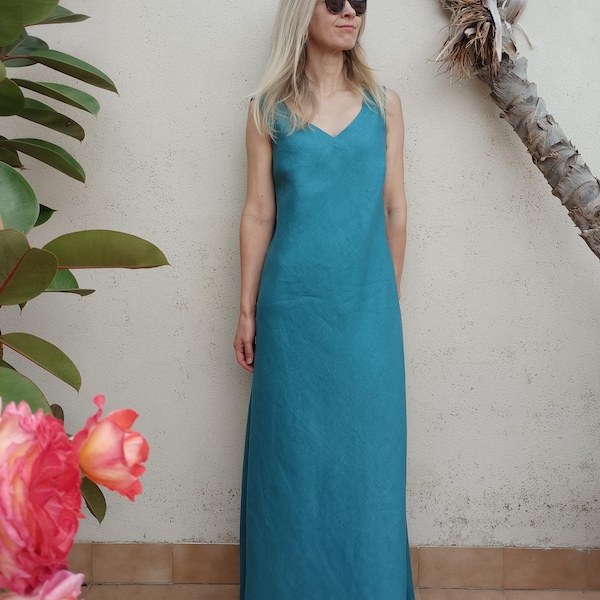 Vestido largo lencero de corte al bies, lino de peso medio / Vestido de estar por casa • WHISK FERN
