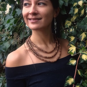 Dreisträngige Natur Tulasi Holz Halskette Erdschmuck Tribal Tulsi Mala