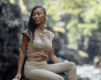 Haut de yoga « Mia » Haut court de yoga naturel en coton stretch beige