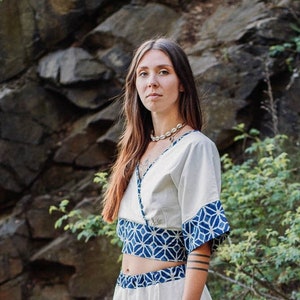 Top Gopi Weiß & Indigo Blau Crop Top Blockprint Boho Bluse