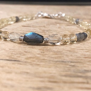 Citrine bracelet with Labradorite & Karen Hill Silver beads. Light Yellow Quartz, Pale Yellow Gemstone, Labradorite bracelet, November gift