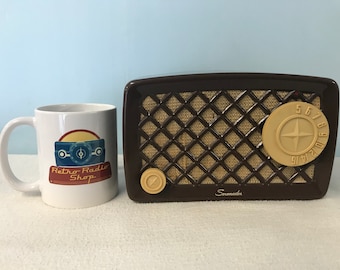 Serenader vintage tube radio with iphone or bluetooth Input.