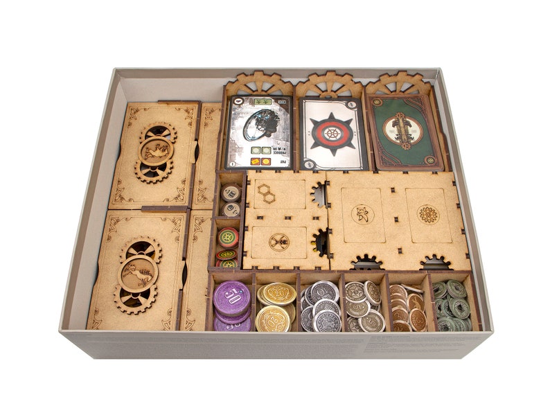 Far box. Scythe Legendary Box. Серп органайзер настольная. Органайзер для настольной игры серп. Настольная игра корни органайзер.