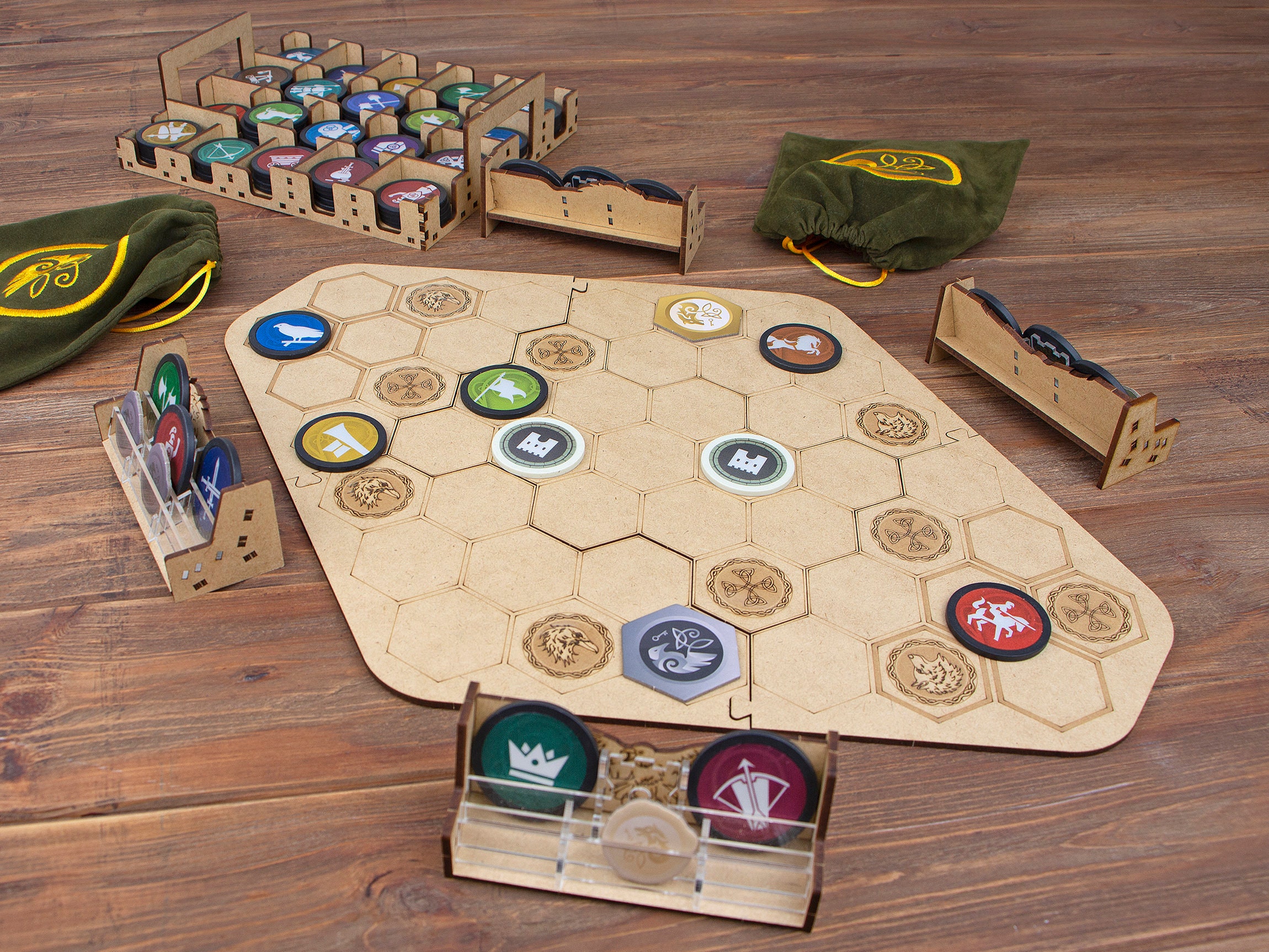 Warchest ボードゲーム、Warmonger のオーガナイザー + プレーヤー 