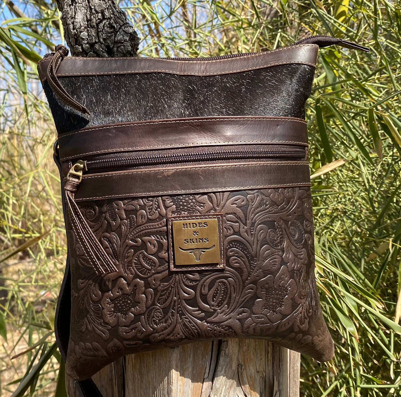 RELIC quality brand crossbody bag vegan leather tooled multiple  compartments