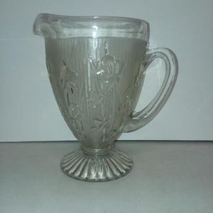 Vintage Jeanette Iris 56 oz Pitcher Iced Tea Water Juice Embossed Lily Gladiola