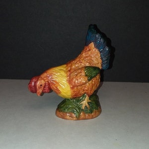 Rooster Chicken Hen Ceramic Porcelain Vintage Miniature Figurine