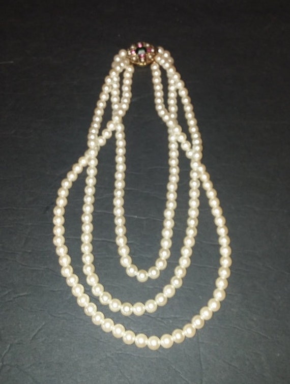 Triple Strands of White Pearls Costume Jewelry Ne… - image 1