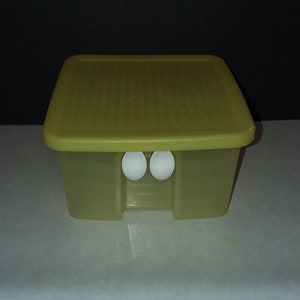 Tupperware Square Fridge Smart Vented Container 3993A-3 with Lid