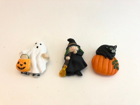 Hallmark PIN Halloween Vintage CAT BLACK in WITCH HAT Holiday Brooch