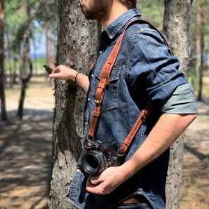 personalized Leather Camera Strap DSLR Camera strap monogram photographer gift for him gift her anniversary Neck strap Camera Accessories