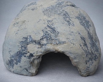 Reptile & Snake Cave Hide, Faux Stone Terrarium Rock Shelter, Realistic faux Rock