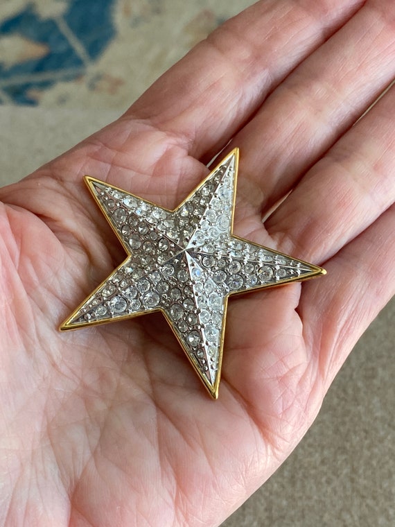 Gloria Vanderbilt faux diamond star brooch - image 3