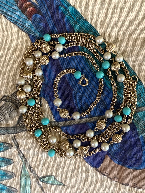Costume chain with faux pearls and Turquoise