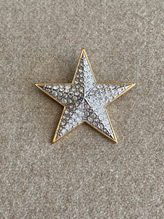 Gloria Vanderbilt faux diamond star brooch