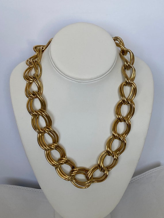 Faux gold chunky oval link necklace