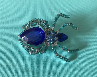 Blue rhinestone spider pin, spider brooch, Halloween spider pin, blue rhinestone spider pins, spider jewelry, Halloween pin, spider brooch