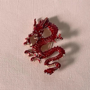 Broche dragon en strass rouge, épingle dragon, épingle serpent, bijoux dragon, broche serpent, épingle dragon rouge, donjons, trônes, maison du dragon