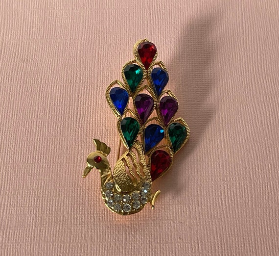 Vintage rhinestone peacock brooch, multi colored … - image 2