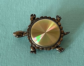 Vintage hologram turtle brooch, holographic turte pin, turtle jewelry, sea turtle pin, snapping turtle pin, tortoise pin, hologram turtle