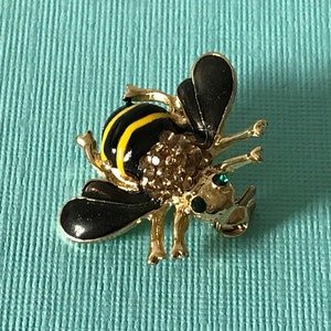Rhinestone black and gold bee pin, rhinestone bee brooch, insect pin, black and gold bee pin, bee jewelry, bug pin, bee pin, rhinestone bee