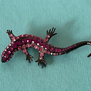 rhinestone lizard brooch, rhinestone lizard pin,  pink lizard pin, pink lizard brooch, rhinestone lizard, insect pin, insect brooch, lizards