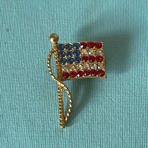 Vintage flag brooch, rhinestone flag brooch, MAGA, American flag pin, patriotic jewelry, inauguration jewelry, USA flag brooch, flag pin