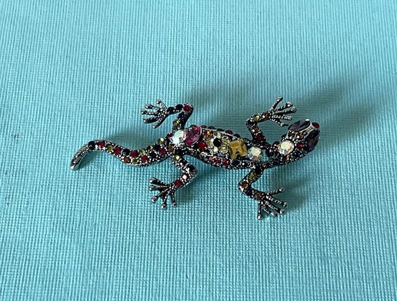 Rhinestone lizard pin, gold lizard pin, gecko pin, lizard brooch, rhinestone lizard pin, gold rhinestone lizard brooch, insect pin, lizzard