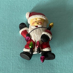 Vintage Santa Clause pin, Santa Clause brooch, Christmas pin, Christmas pins, holiday pin, Christmas Jewelry, Santa Clause in lights brooch