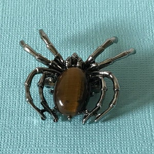 Tiger eye spider brooch, spider jewelry, jelly belly spider pin, Halloween spider brooch, Halloween jewelry, insect pin, spider pin, spider