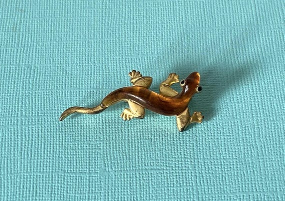 Vintage lizard brooch, lizard jewelry, gecko brooch, gold lizard pin, orange lizard pin, lizard brooch vintage, insect jewelry, bug, lizard View 2