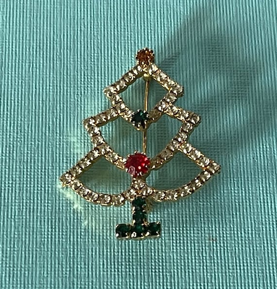 Vintage rhinestone Christmas tree pin, high end Ch