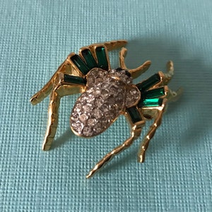 Vintage green rhinestone spider brooch, high end spider pin, spider jewelry, spider brooch, Halloween spider, spider brooch green spider pin image 2